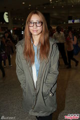 组图：余文乐甜笑默认新恋情 吴雨霏指其很正