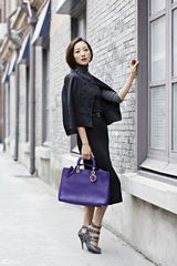 组图：韩雪冬季时尚街拍展职场熟女范儿