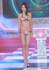 组图：候选亚姐泳装亮相 扬言日后拍戏不露点