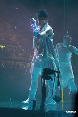 高清组图：许志安香港性感开唱 郑秀文现身不许求婚