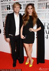 西域男孩奇恩-伊根的妻子颇有气势[2\/6]组图: