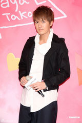 组图：吴克群健身升级胸罩杯 将请歌迷验证腹肌真假