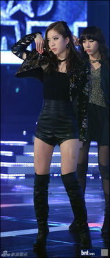 组图：韩女团Dal shabet出演《冠军秀》展火辣身材