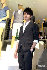 陈坤与孙俪携手代言 称赵薇请他当女儿干爹(图)