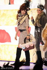 组图：东京时尚秀众星云集 徐若瑄可爱泽尻性感