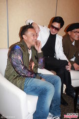 组图：陈奕迅加盟《金鸡》 吴君如秀事业线