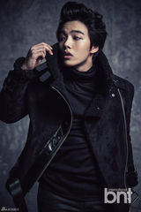 高清：韩星吕珍九时尚大片 游走于少年男人之间