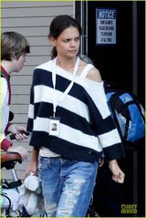 组图：前阿汤嫂凯蒂素颜出街面部浮肿显老相