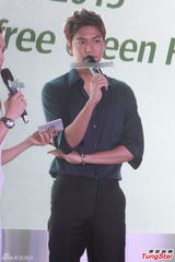 组图：韩星李敏镐上演神速变装 秀中文获赞许