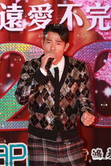 组图：郭富城出席活动热舞似少年 天王容貌不改