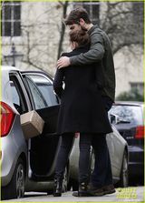 组图：艾玛-沃特森恋情升温 与新欢街头热拥