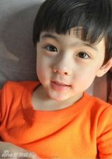 组图：中美混血小帅哥被称林志颖尼坤结合体