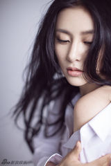 组图：贾青氧气美女写真 清新自然尽显真实自我