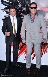 幻灯图：《敢死队》洛杉矶首映 史泰龙领衔众硬汉