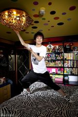 组图：大张伟全新写真 KTV主题式私宅首曝光