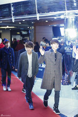 独家高清：EXO龙俊亨等帅气撑《安德的游戏》