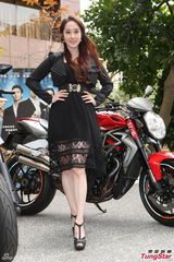 组图:许慧欣宣传新片 自曝被洪天祥吃豆腐