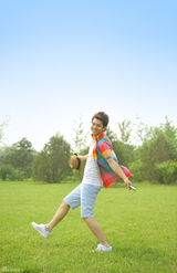 组图：武家祥夏日写真曝光 尽显大男孩阳光率真