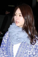 组图：演员李沇熹飞夏威夷拍写真 短裙清纯性感