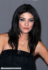 组图：斯佐尔邓斯特等出席新年派对 靓女型男争艳  