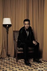 组图：吴彦祖张家辉《魔警》拍写真展型男风范