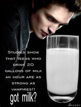 组图：萨尔玛-海耶克变身俏皮主妇宣传牛乳魅力