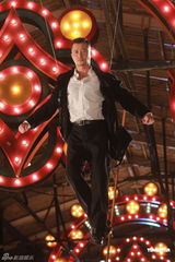 组图：吴京《开心魔法》拍打戏大汗淋漓