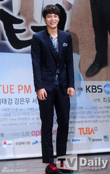 组图：朱元文彩媛新剧《Good Doctor》发布