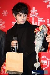 组图：JYJ俊秀与李珉廷宋允儿等助阵孙艺珍新片