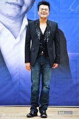 组图：韩星宝儿朴振荣杨贤锡助阵SBS台选秀节目