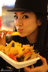 组图：黄奕受邀全明星周末 亲身体验NBA嘉年华盛世