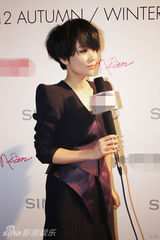 组图：苗圃混搭面料看秀尽显魅惑