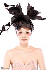 组图：演员石小群唯美写真大玩新鲜