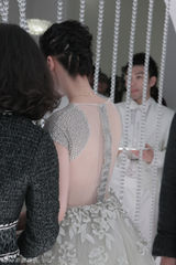 组图：许晴真空装性感出位 小辫头俏皮动人