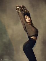 高清组图：韩星李孝利杂志写真 化身冷艳贵妇