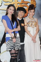 组图：舒淇获周星驰两度亲脸 称高攀不起