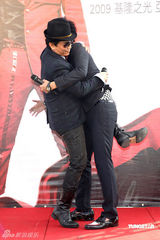 高清：罗志祥搭千万跑车续约 斥资千万奠定舞王地位