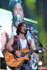 组图：动力火车16日开唱 S.H.E到场力挺