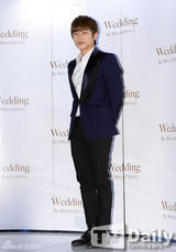 组图：JYJ有天在中与安七炫等贺白智英完婚