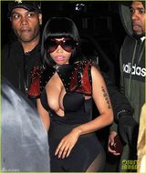 组图：麻辣鸡销魂爆乳半球全露