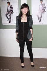 组图：周慧敏助阵黄凯芹个唱 曝对方不会用手机