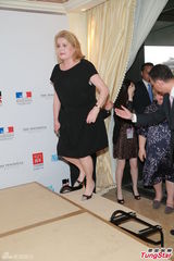 组图：法国影后新作曝光 最爱与女儿重逢一幕