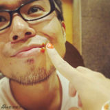 组图：网友示范没有女友怎么秀恩爱！