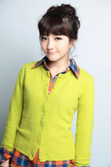 组图：白卉子荧光撞色写真 显清新俏皮本色