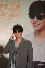 组图：萧煌奇出道10年开唱 预告大秀舞技