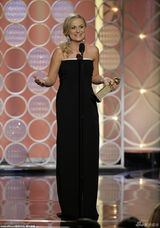 组图：艾米-波勒获喜剧类最佳系列剧女演员