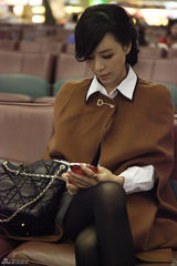 组图：张静初变身魔法师  复古斗篷秀秋日小清新