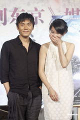 组图：《初到东京》揭海报 张钧甯甜美秦昊帅气