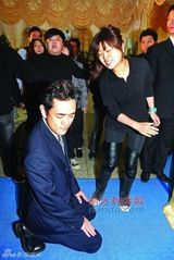 组图：南方都市报焦点瞬间之“悲情”