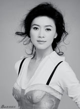 组图：田海蓉简约黑白大片 从容状态恬静依旧